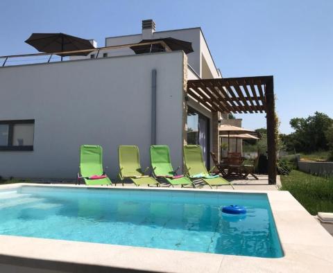 Maison jumelée à Peroj, Vodnjan, à 500 m de la mer, à vendre ! 