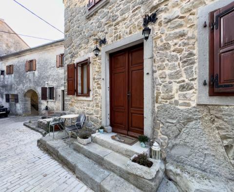 Renovated autochthonous stone house in the historic heart of Istria, for sale 