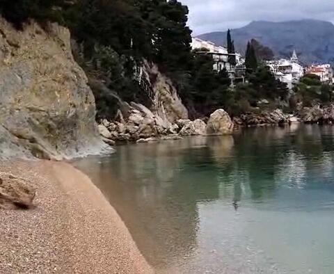 Vízparti villa épült az Omis riviérán, eladó 