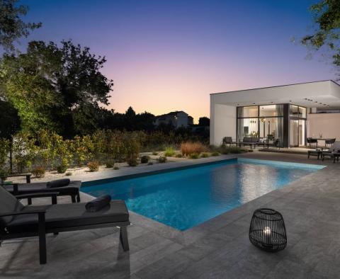 Modern villa with swimming pool located in a wonderful location in Svetvincenat, for sale 