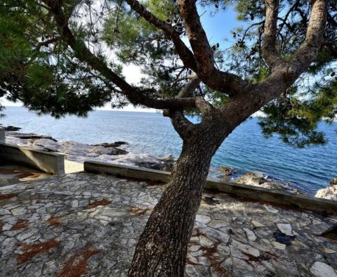 Impressive house in Primosten area, 1st line to the sea, for sale 