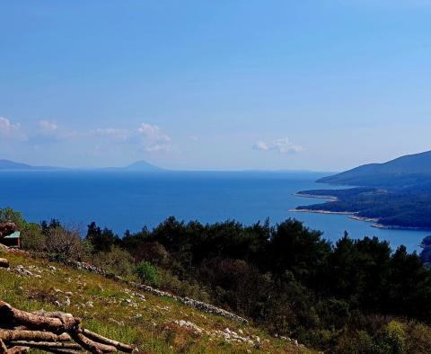 Einzigartiges Bauland mit Panoramablick auf das Meer, 1 km vom Meer entfernt, zu verkaufen 