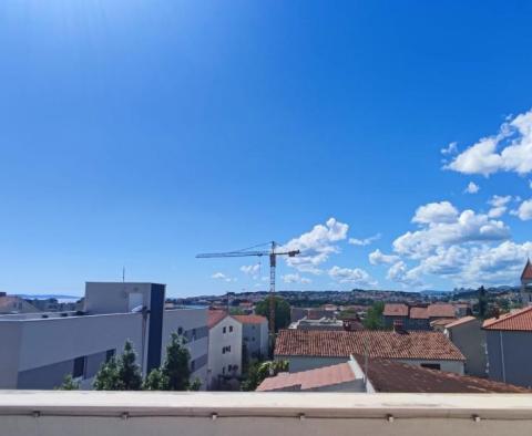 Nowy penthouse w Strożanacu, 500m od morza, z tarasem na dachu i ogrodem, na sprzedaż 