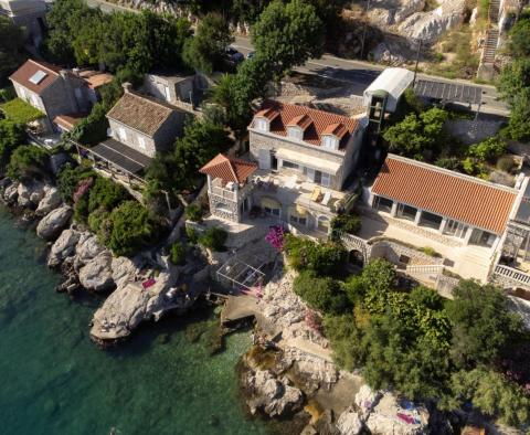Villa unique en première ligne dans la région de Dubrovnik, à vendre 