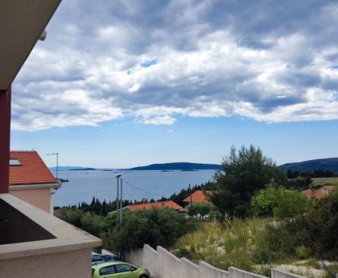 Apartment with sea views in Seget, great rentability, for sale 