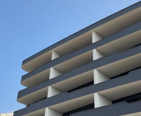 Immeuble de luxe de qualité à Katrida avec vue dégagée sur la mer, à vendre 