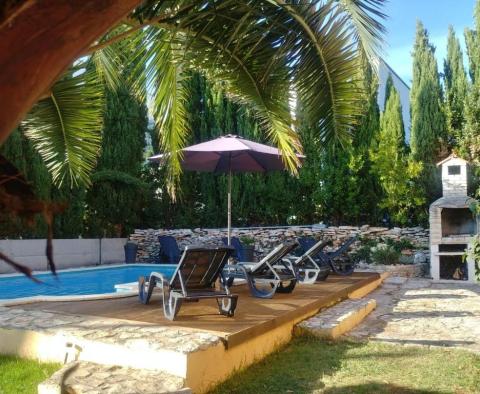 Appartement avec 2 chambres, vue sur la mer et piscine commune, à seulement 300 m de la côte ! à Medulin, à vendre 