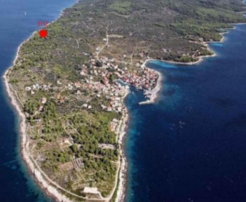 Attractive waterfront land plot for luxury villas construction on Hvar 