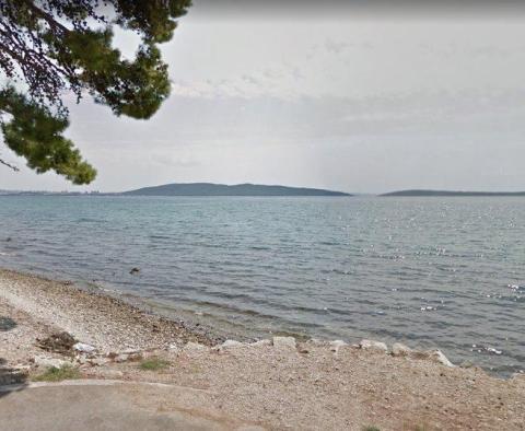 Building land plot 100 meters from the sea in Kastela 