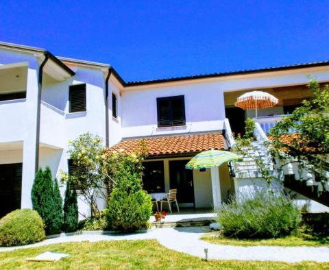 Mini-hotel z 5 apartamentami na ogrodzie 1500 m2, panoramiczne widoki! 