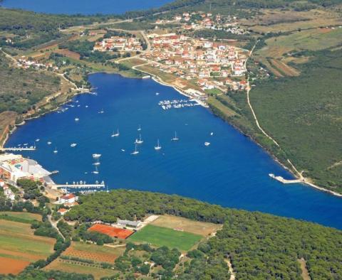 Land plot for sale in Banjole, 2.020m2, just 70 meters from the sea 