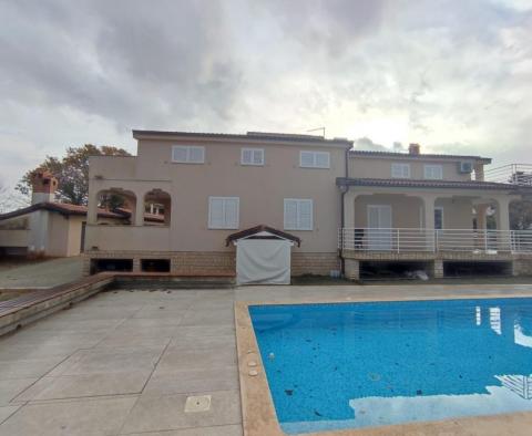 Belle villa avec vue dégagée sur la mer à Rovinsko Selo 