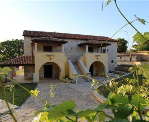 Fantastic rustic estate in Bačva, Višnjan with distant sea views 