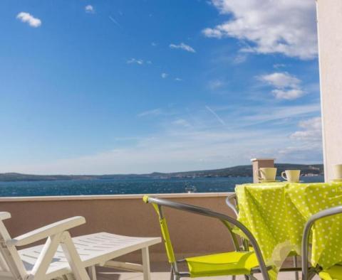 Amazing property with 5 apartments just 50 meters from the sea in Dalmatian Novigrad 