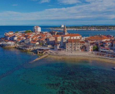 Eladó városi telek Umag környékén 