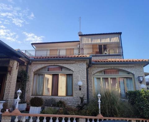 Spacious house of 673 m2 with sea view in Nova Veruda, Pula, just 200 meters from the sea 