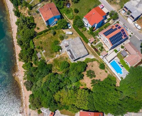 Hotel of 8 apartments in Posedarje, on the first row to the sea 
