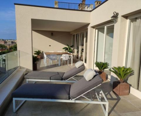 Einzigartige Villa mit Pool und Meerblick in Pula, Veruda 