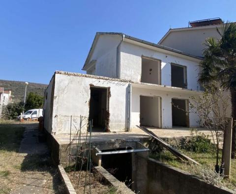 Attached house under renovation 235m2, Krk 