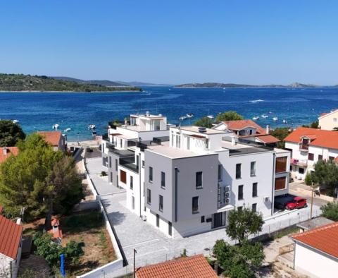 Új apartmanok Srimában, a strand első vonalában 