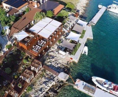 Restaurant unique en bord de mer à vendre sur l'île de Kornati 