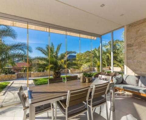 Luxury villa with indoor and outdoor swimming pool in Grizane 