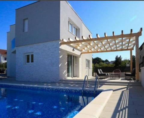 New built villa in Brodarica with swimming pool and sundeck area just 300 meters from the sea 