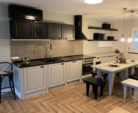 Maison jumelée joliment décorée dans un excellent emplacement à Rovinj à 400 mètres de la mer 