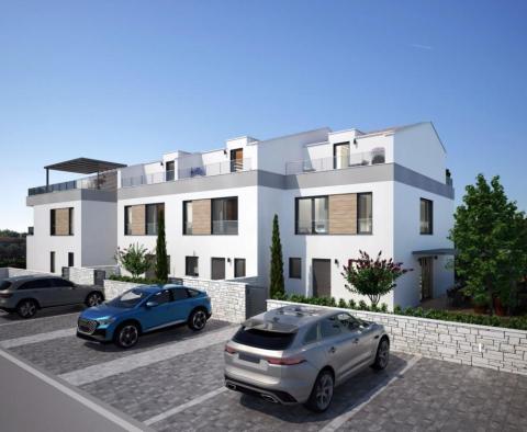 House under construction in Poreč, 2 km from the sea 