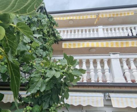 House with three apartments in Novi Vinodolski with sea views, 600 meters from the sea 