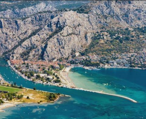 Building land plot 100 meters from the beach in Marusici 