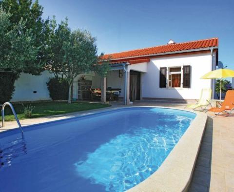Villa en pierre rénovée avec piscine à Marcana 