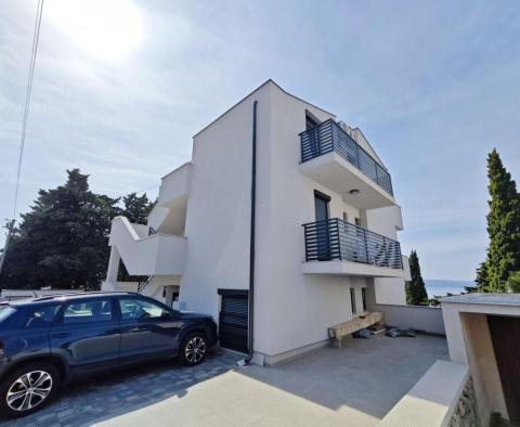 Great tourist property with 8 apartments in Crikvenica, 300 meters from the sea, with swimming pool 