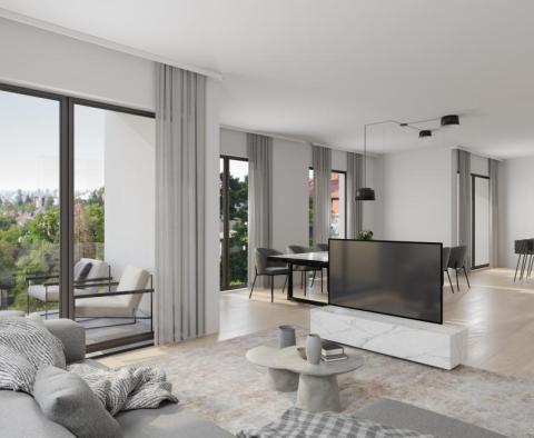 Luxurious four-bedroom apartment with garden in Zagreb, Srebrnjak area 