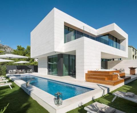 Magnificent modern villa cca. 100 meters from the sandy beach in Starigrad-Paklenica area 
