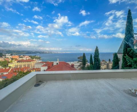 Luxurious apartment in an exclusive location in the centre of Opatija 