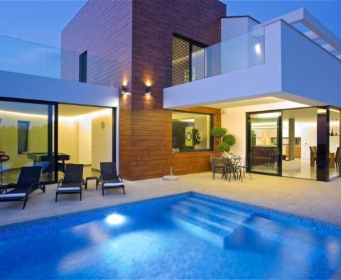 Villa de luxe moderne à Visnjan près de Porec, avec vue sur la mer 