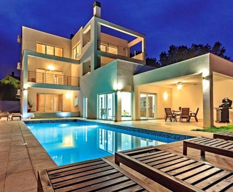 Villa spacieuse près de la plage de Liznjan, à 800 mètres de la mer 