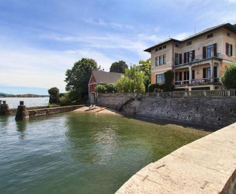 Vízparti villa Abbáziában, csodálatos mediterrán kertben 