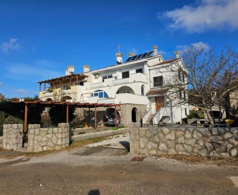 Apartment mit Terrasse und Meerblick auf der Insel Krk 
