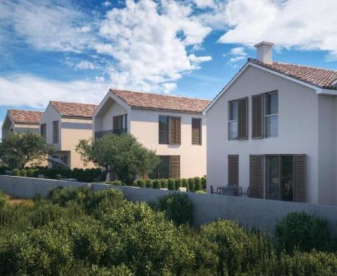 Magnifiques maisons de ville à Brodarica à 500 mètres de la mer 
