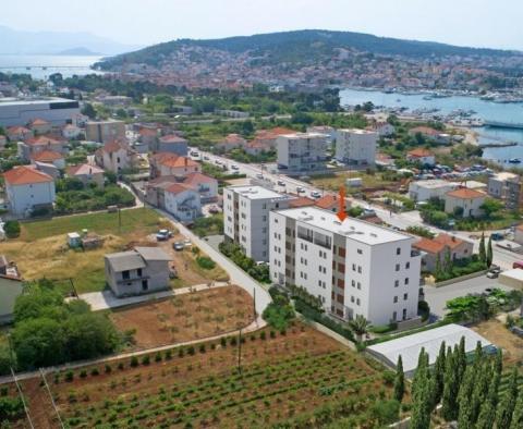 Nowy wyjątkowy kompleks apartamentów w regionie Trogiru - niskie ceny! 