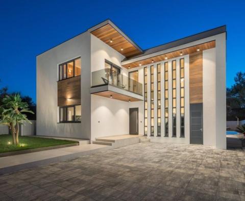 Magnificent new villa in Umag, 300 meters from the sea and sandy beach 