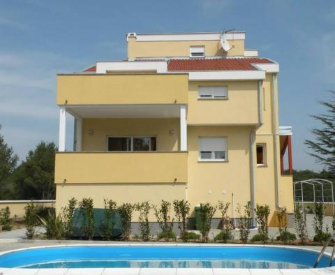 Mini-hotel four stars at a reduced price 500 meters from the sea in the town of Kozino, Zadar 
