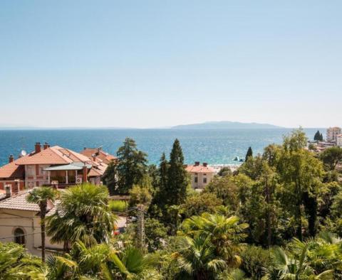 Deux étages supérieurs dans villa austro-hongroise, à 100m de la mer 
