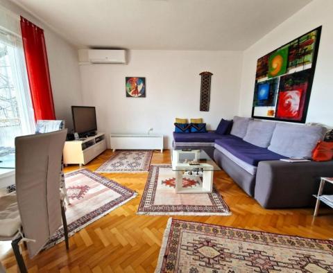 Appartement de deux chambres avec balcon à Opatija, avec vue sur la mer 