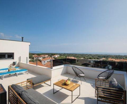 Luxus új penthouse tengerre néző Liznjanban, Pula közelében! 