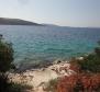 Удобно расположенная на зеленом полуострове вилла на берегу моря с выходом на пляж, Хорватия - фото 12
