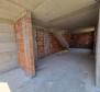 Neue 3-Zimmer-Wohnungen mit Garage im Stadtzentrum von Krk - foto 10
