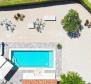 Wunderschöne 5*****-Sterne-Villa im rustikalen Stil, 100 m vom Meer entfernt! - foto 9